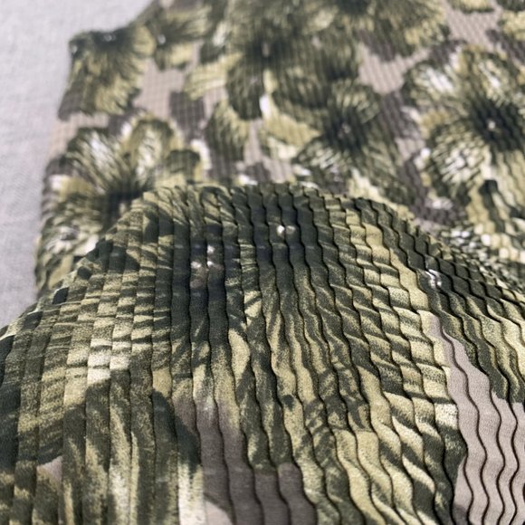 George Woman Accordion Floral Sleeveless Top Scoop Neckline X-Large Green Black - Picture 10 of 11